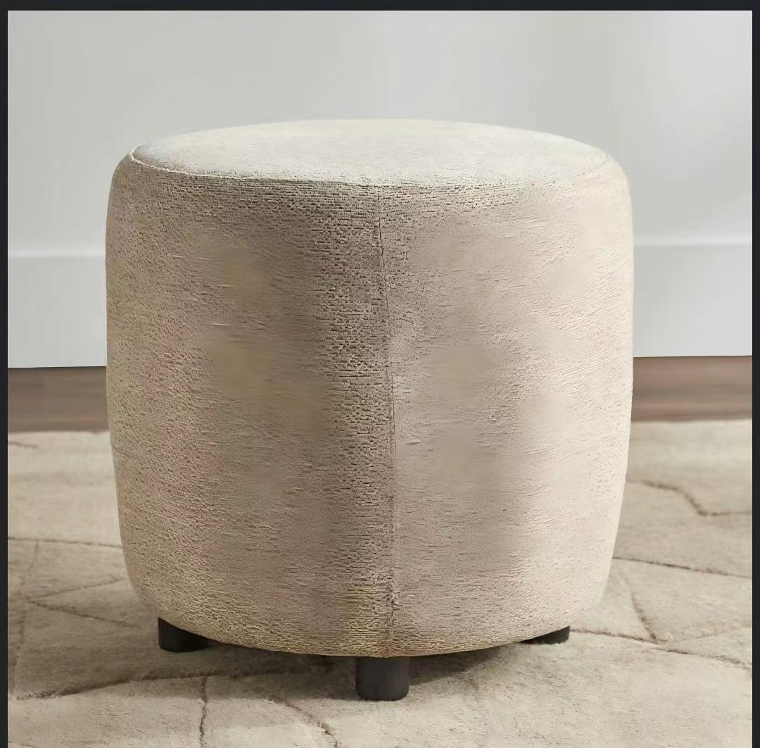 ROUND CURVY POUF