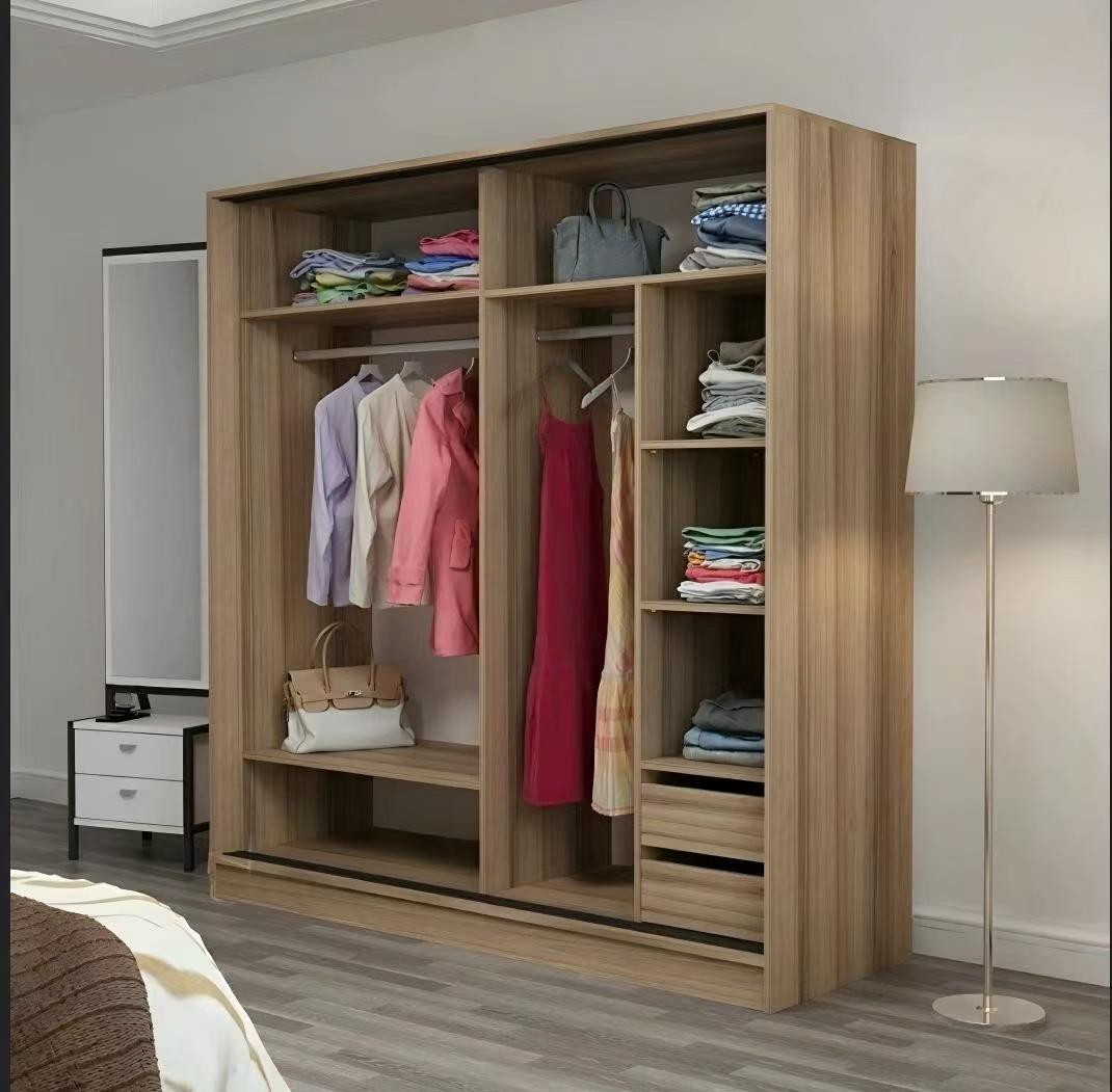 MODERN SLIDING DOOR WARDROBE